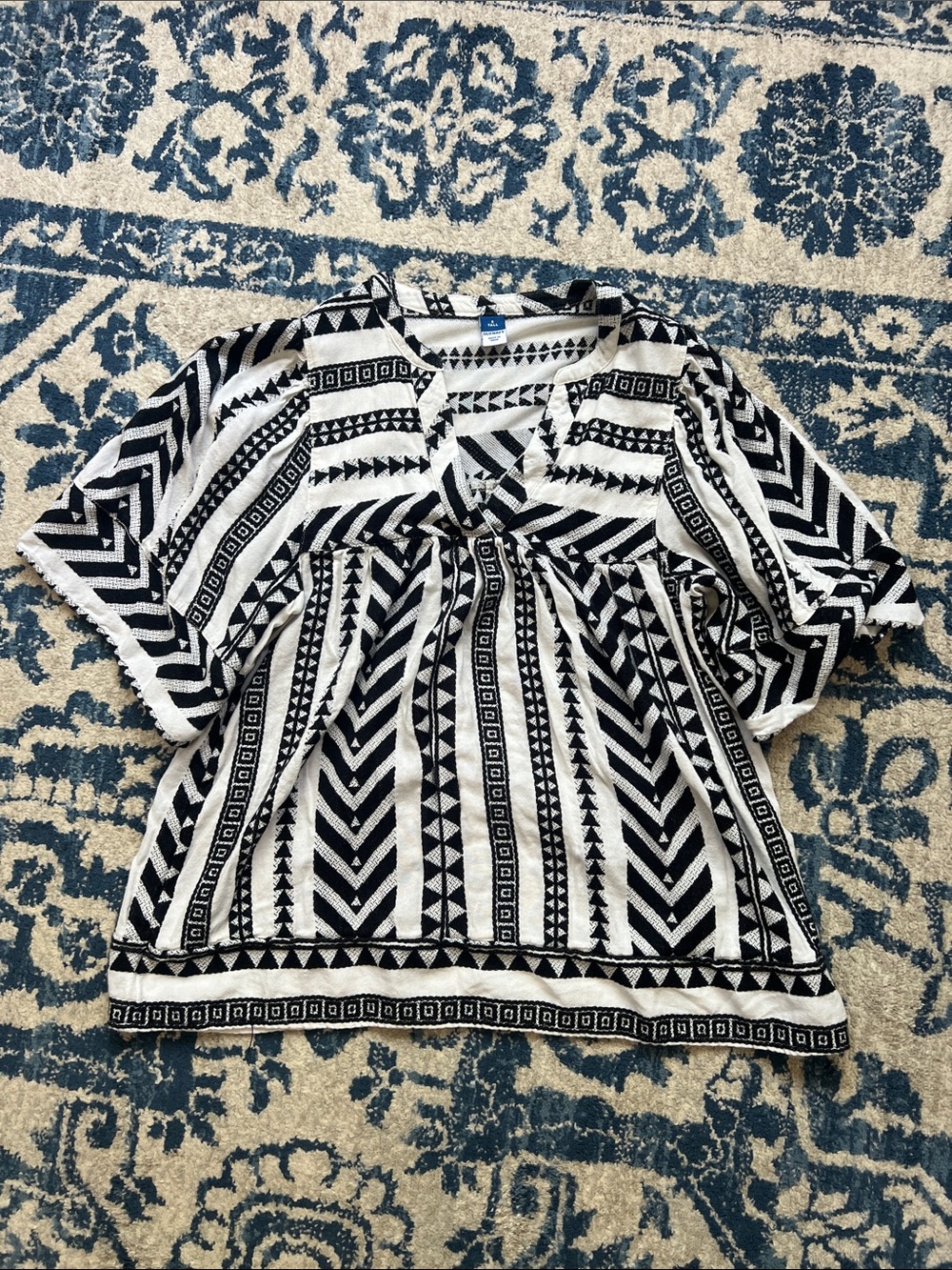 Old Navy Black & White Geometric Peasant Tunic